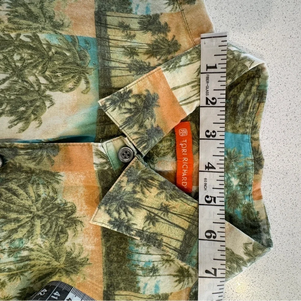 Tori Richard Hawaiian Shirt Tropical Palm Trees Print Size Large Tan Cotton Lawn